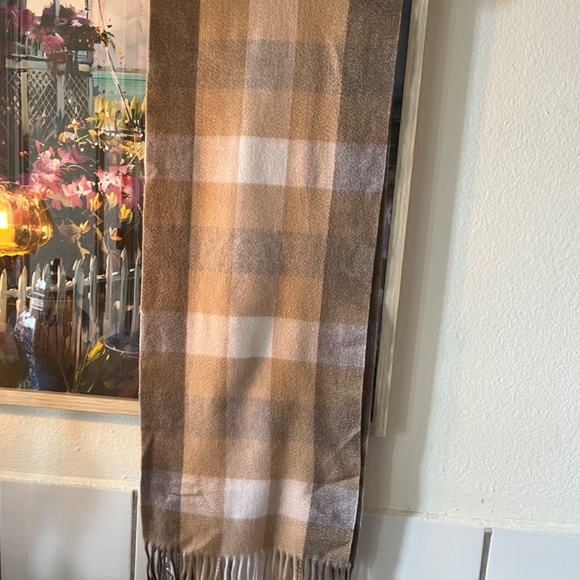 Autumnal Check NWT Cashmere fringed scarf neck warmer Lochmere - Picture 6 of 6